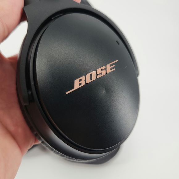 Bose QC 35 II Wireless Noise Cancelling Headphones Black w/ Rose Gold Accent - Picture 5 of 11